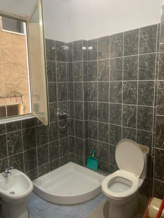 Tirane, jepet me qera apartament 2+1+BLK Kati 3, 85 m² 40.000 Leke (Pandeli Cale)