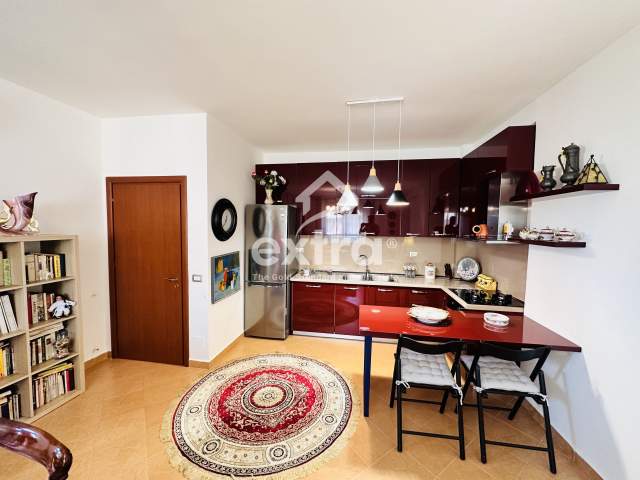 Shkoder, jepet me qera apartament Kati 2, 95 m² 350 Euro (Prane Sahatit)