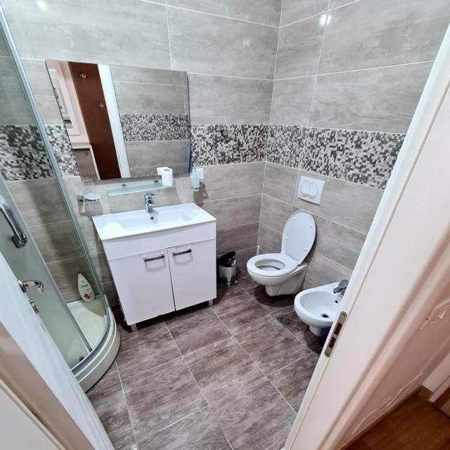 Tirane, jepet me qera apartament 1+1+BLK Kati 2, 52 m² 580 Euro (kompleksi Kika 2)