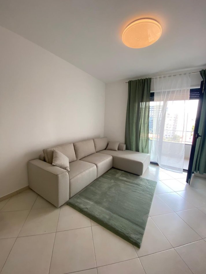 Tirane, jepet me qera apartament 2+1 Kati 6, 90 m² 600 € (Sacioni Trenit ,Lura)