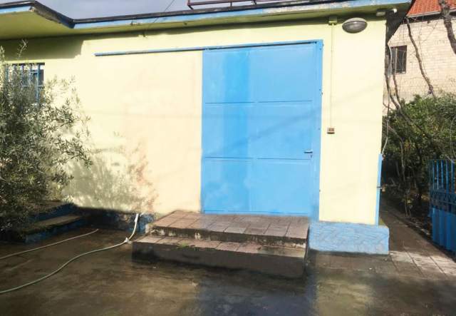 Tirane, shitet magazine 220 m² 240.000 Euro