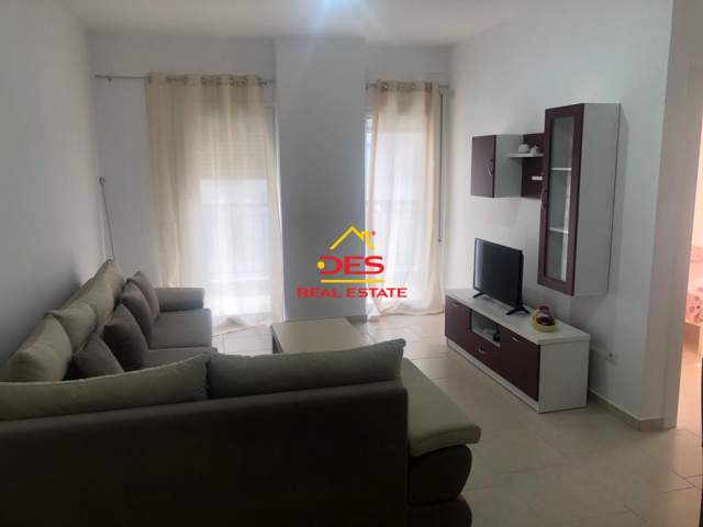 Vlore, jepet me qera apartament 2+1+BLK Kati 6, 104 m² 400 Euro (Rruga Cajupi,Vlore)