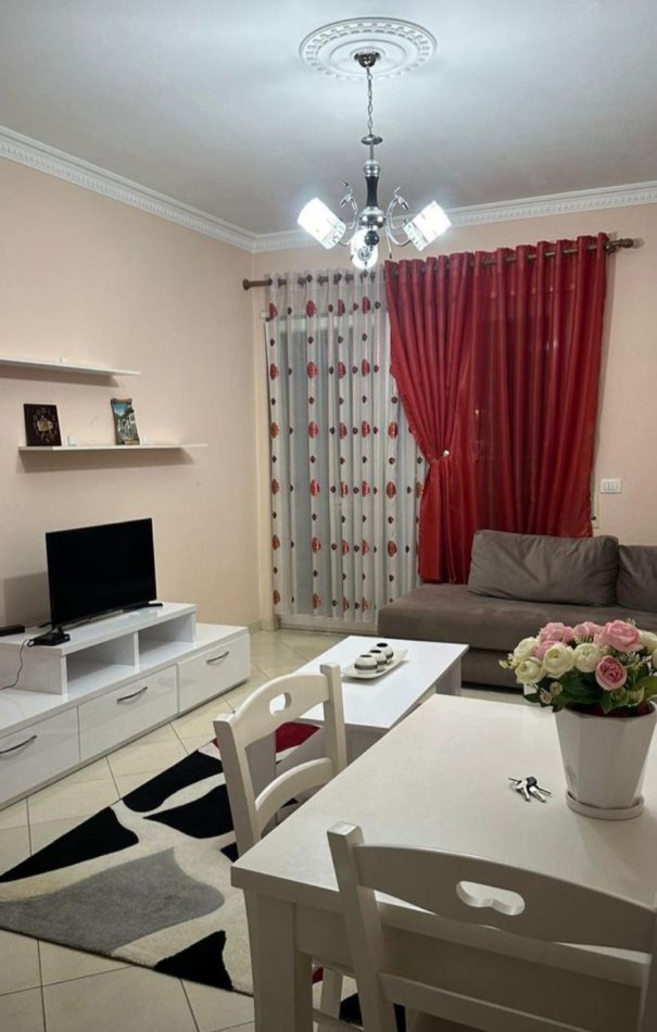 Tirane, jepet me qera apartament 1+1 Kati 1, 71 m² 300 € (Fresk)
