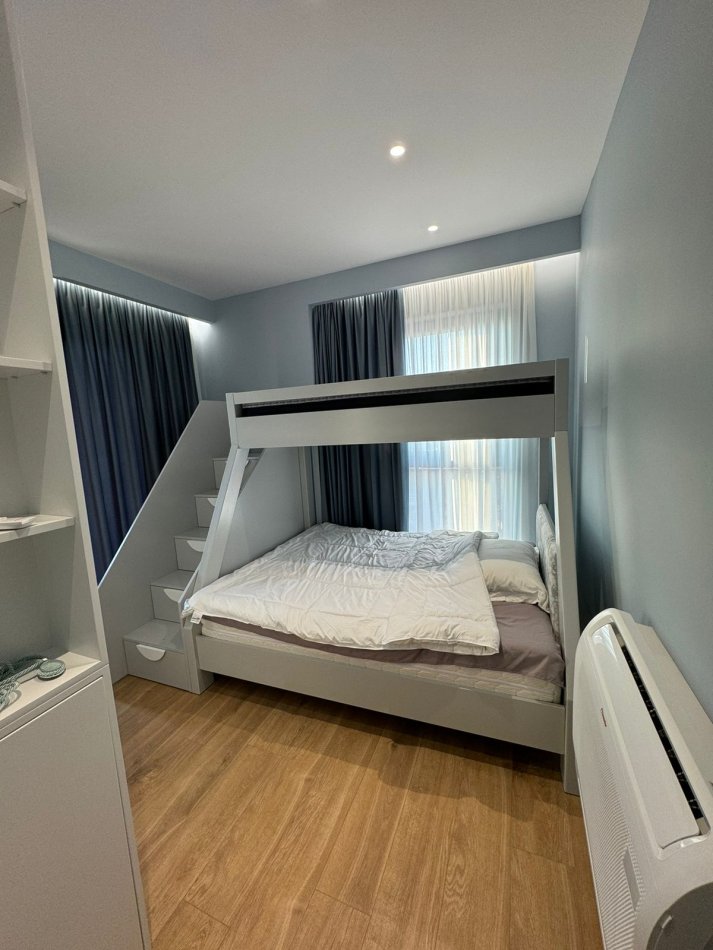 Tirane, shitet apartament 2+1+Ballkon Kati 14, 125 m² 350.000 € (Rruga e Kavajes)