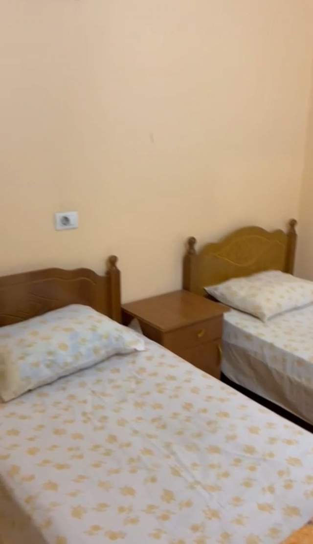 Tirane, jepet me qera apartament 1+1+BLK Kati 1, 58 m² 250 Euro (pas Fakultetit te Mjeksise)