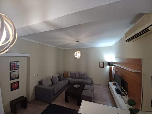 Tirane, jepet me qera apartament 2+1 Kati 2, 100 m² 500 Euro (Medreseja)