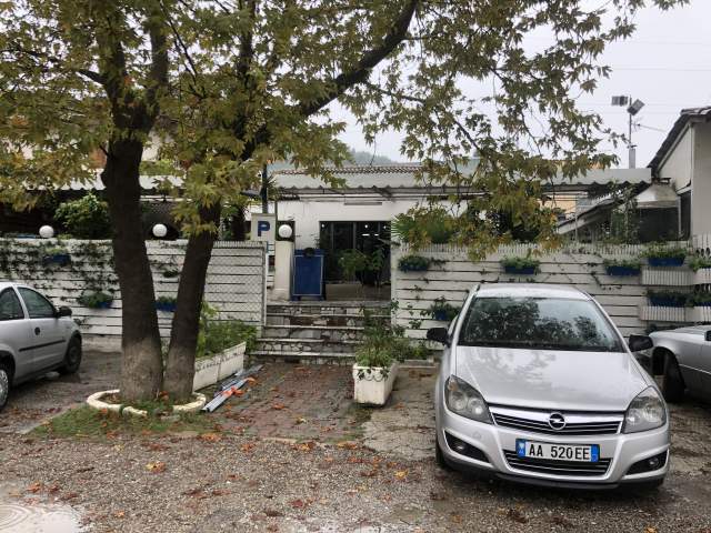 Tirane, shes ambjent biznesi Kati 0, 400 m² 500.000 Euro