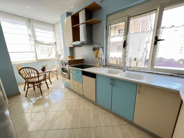 Tirane, shitet apartament 2+1+BLK Kati 3, 102 m² 169.000 Euro (Rruga e Bogdaneve)