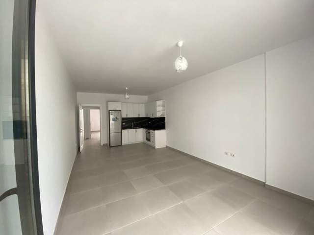 Tirane, jepet me qera apartament 2+1 Kati 5, 105 m² 450 Euro (Spitali nr 5)