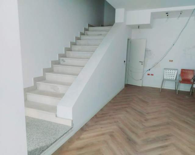 Tirane, jepet me qera apartament duplex 2+1+BLK Kati 0, 112 m² 500 Euro (Myslym Shyri)
