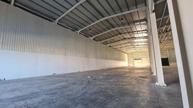 Tirane, ofert magazine Kati 0, 2.200 m² 9.900 Euro (perball OTP bank)