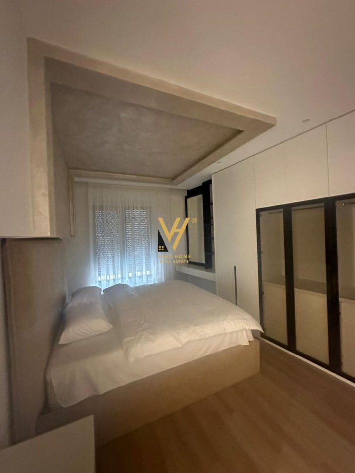 Tirane, jepet me qera apartament 2+1+Ballkon Kati 7, 98 m² 1.200 € (BULEVARDI I RI)
