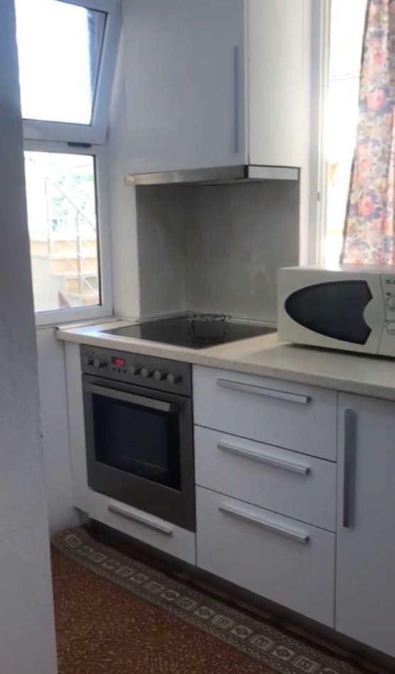Tirane, jepet me qera apartament 2+1+Ballkon Kati 1, 110 m² 500 € (Rruga e kavajes prane Globe)