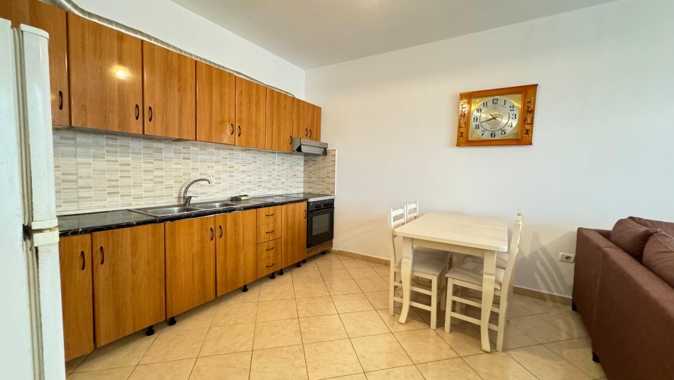 Tirane, jepet me qera 1+1+Ballkon, Kati 3, 66 m² 350 € (Yzberisht KMY)