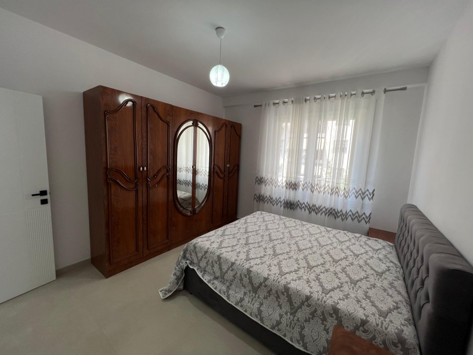 Tirane, jepet me qera apartament 2+1 Kati 3, 100 m² 600 € (rruga 5 maji)