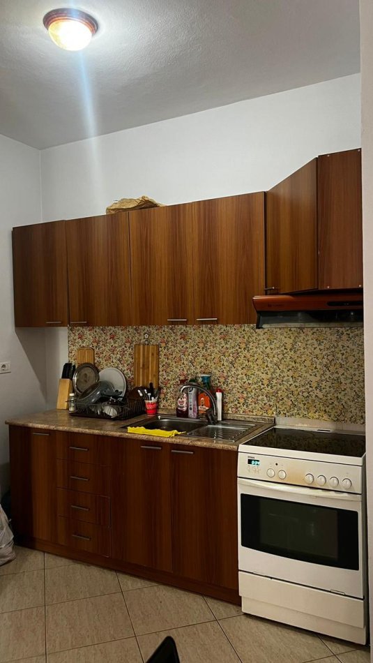 Tirane, jepet me qera apartament 1+1 Kati 4, 60 m² 500 € (Don Bosko)