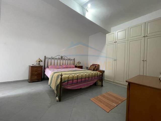 Tirane, jepet me qera apartament 1+1 Kati 3, 70 m² 400 Euro (brryli)