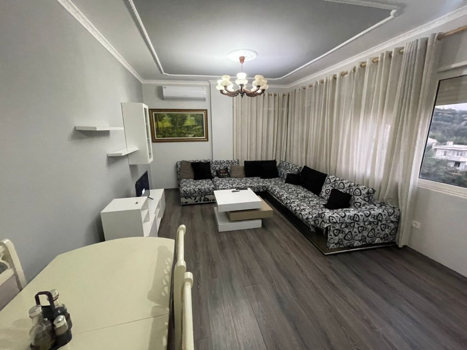 Tirane, jepet me qera apartament 2+1 Kati 3, 90 m² 400 € (Fresk)