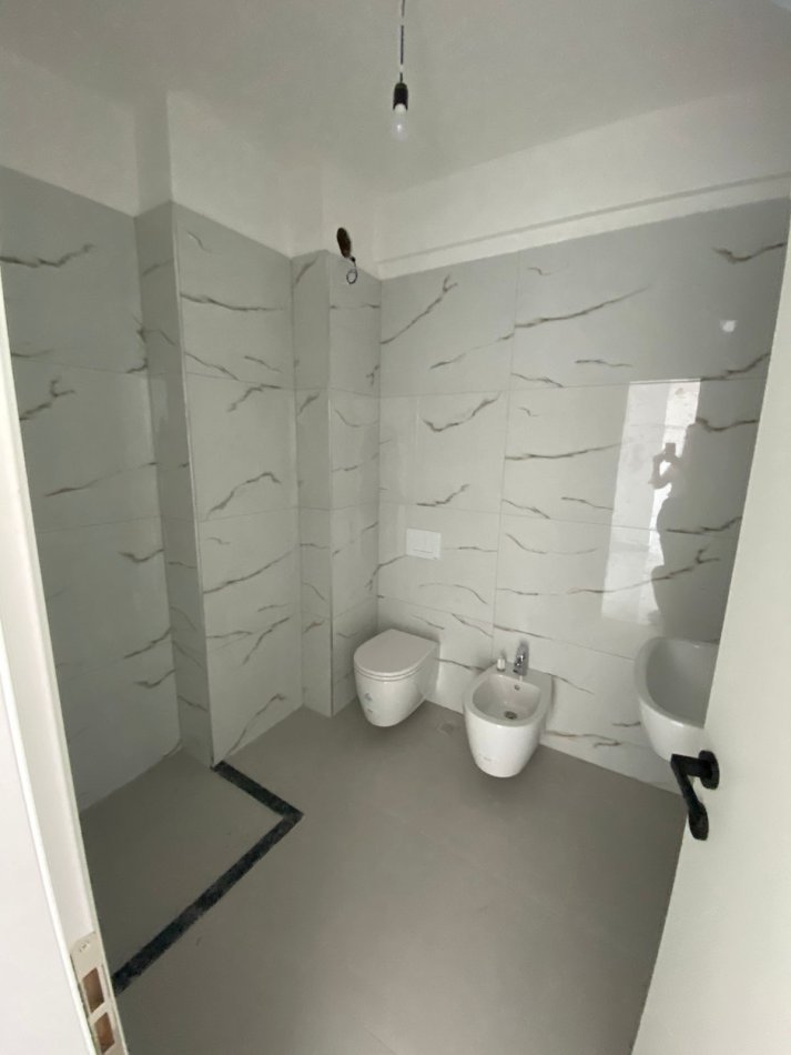 Durres, shitet apartament 1+1+Ballkon Kati 4, 67 m² 103.000 € (Golem)