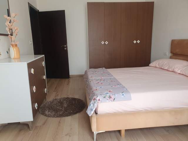 Tirane, jepet me qera apartament 3+1+BLK Kati 4, 100 m² 750 Euro (Bllok)