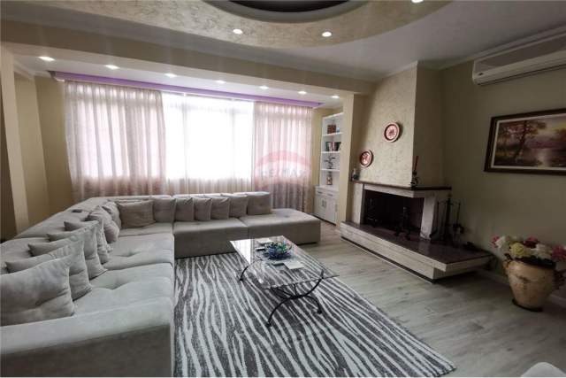 Tirane, jepet me qera apartament Kati 5, 137 m² 800 Euro (Sami Frasheri)
