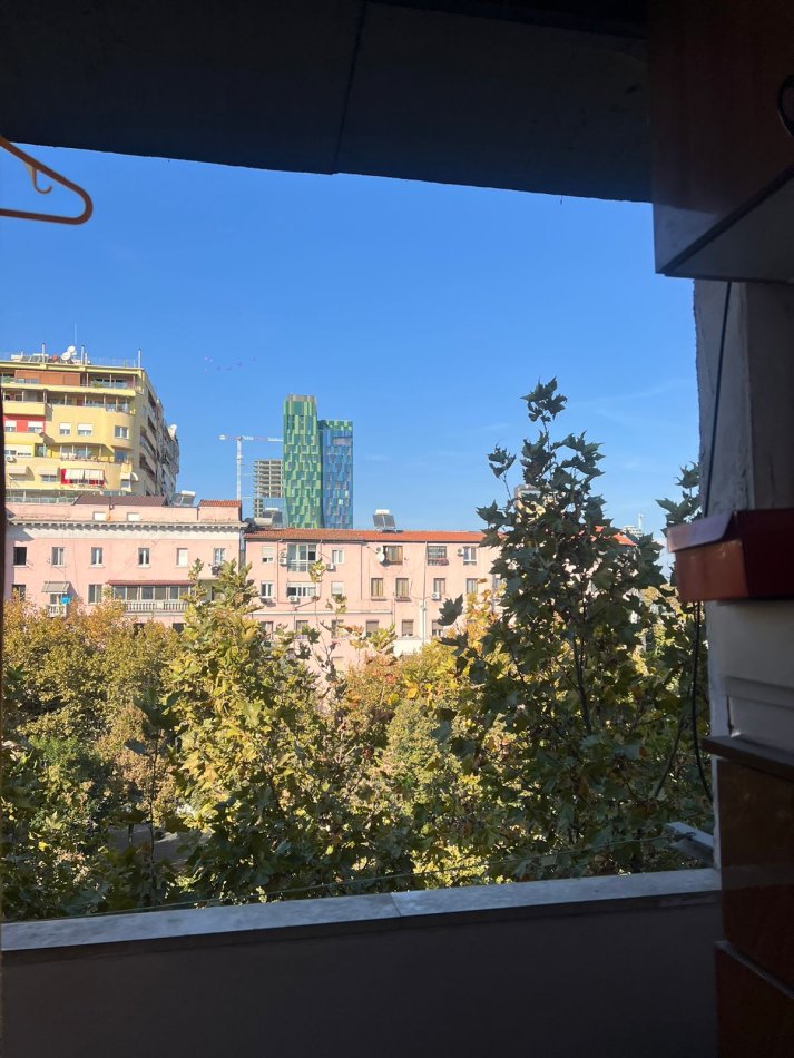 Tirane, jepet me qera apartament 1+1+Ballkon Kati 4, 70 m² 360 € (Blloku)