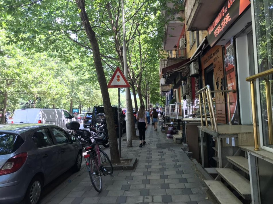 Tirane, shes dyqan Kati 0, 50 m² 104.000 € (Bulevardin Bajram Curri Tirane)
