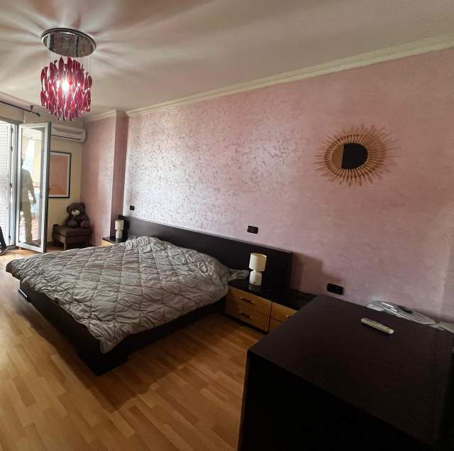 Tirane, jepet me qera apartament 1+1+BLK Kati 12, 65 m² 500 Euro (Ish Ekspozita)