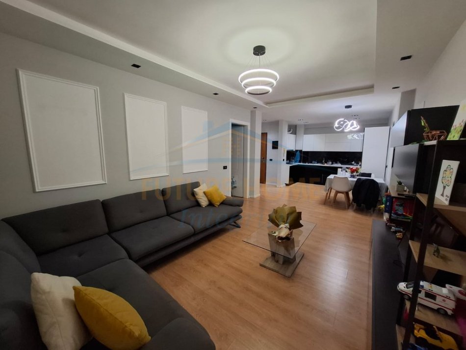 0683487469 Tirane, jepet me qera apartament 2+1+Ballkon Kati 2, 93 m² 800 € (Kopshti Botanik)