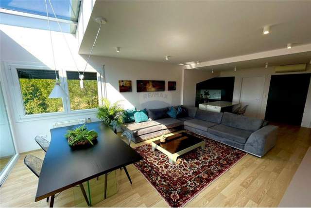 Tirane, jepet me qera 2+1+BLK 130 m² 1.300 Euro (Prane TEG)