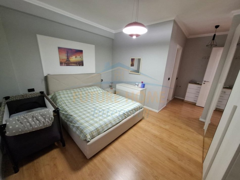 0683487469 Tirane, jepet me qera apartament 2+1+Ballkon Kati 2, 93 m² 800 € (Kopshti Botanik)
