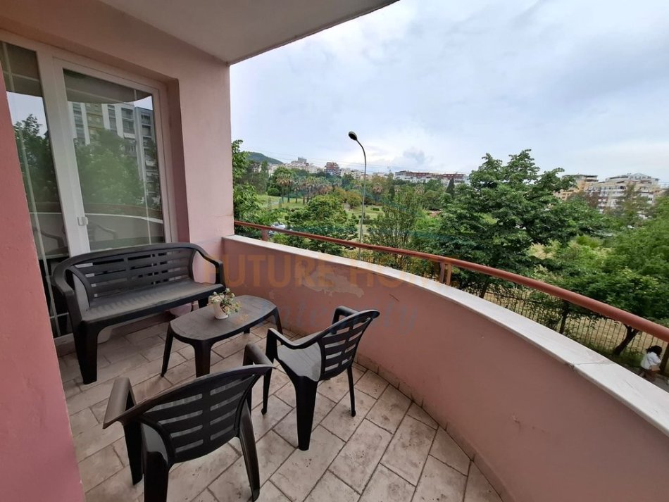 0683487469 Tirane, jepet me qera apartament 2+1+Ballkon Kati 2, 93 m² 800 € (Kopshti Botanik)