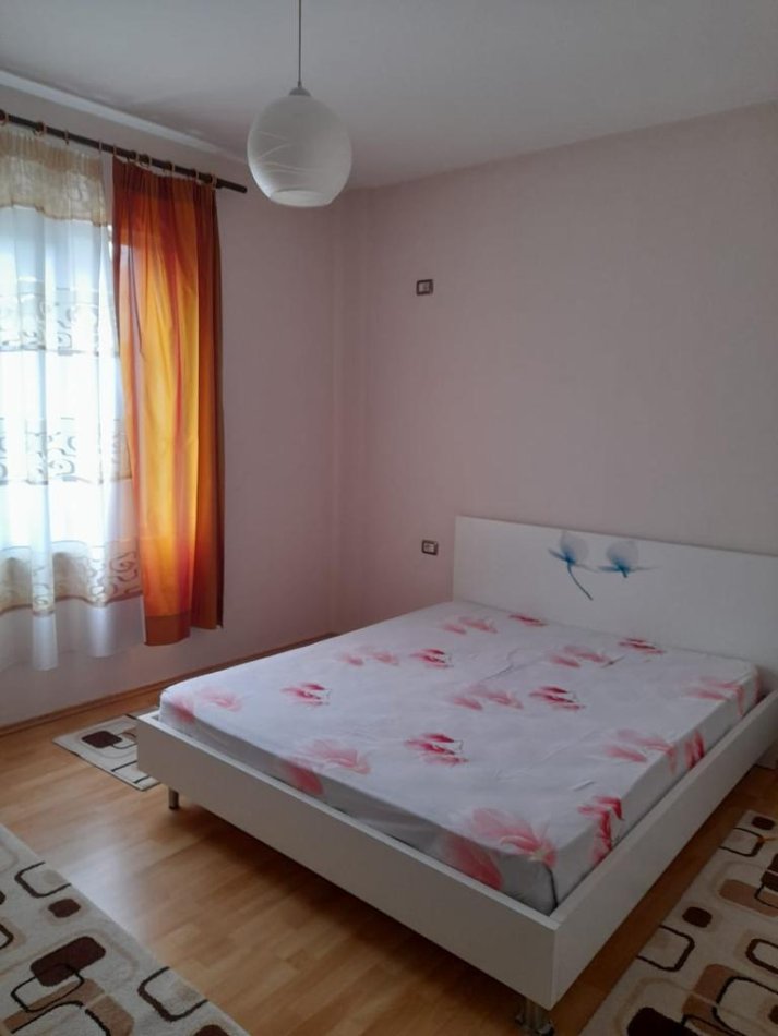 Tirane, jepet me qera apartament 2+1+Ballkon Kati 6, 111 m² 500 € (tek Unaza re (Zona e Astirit)afer Hotel Marinaj Tirane)