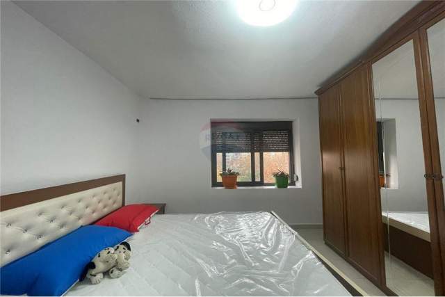 Tirane, jepet me qera apartament 2+1 Kati 4, 65 m² 400 Euro (Bulevardi "Zhan D'Ark")