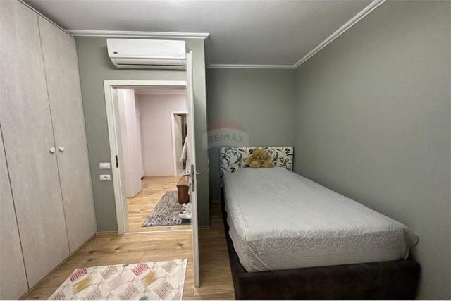 Tirane, jepet me qera apartament 2+1+BLK Kati 7, 86 m² 700 Euro (Frosina Plaku)