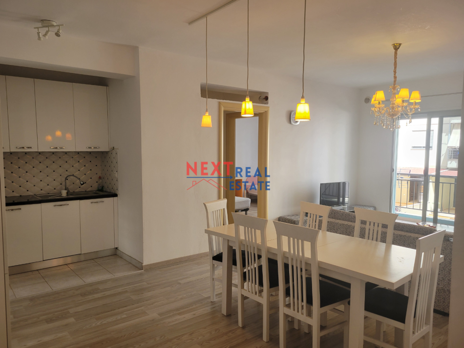 REZERVO PRONEN VETEM ME 500€! Vlore, jepet me qera apartament 2+1+Ballkon , 400 €