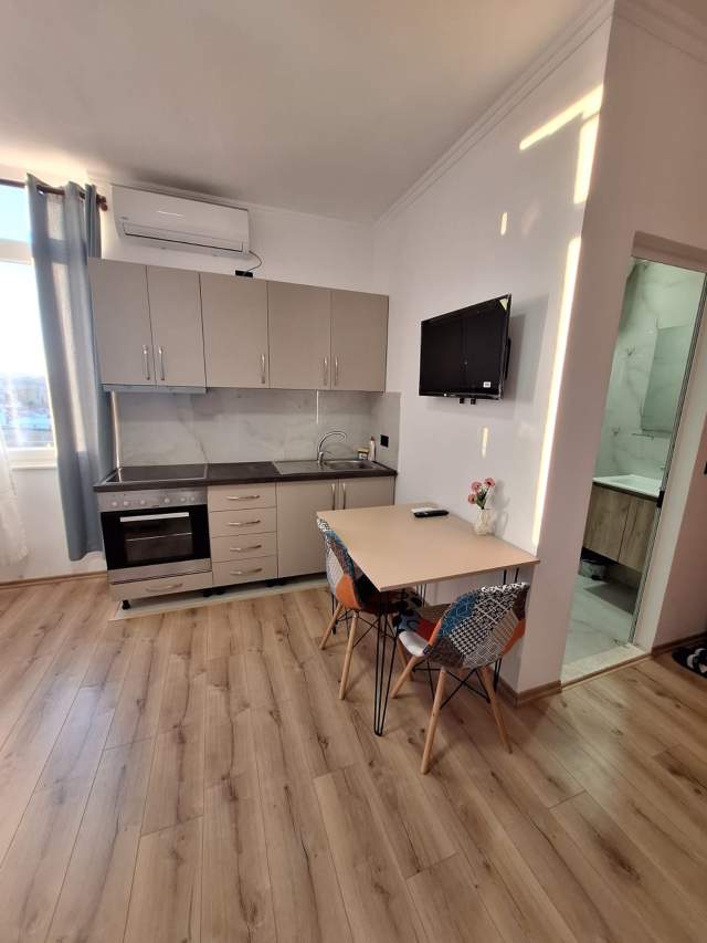 Tirane, jepet me qera garsonier Kati 7, 30 m² 370 Euro (Rr Muhamet Gjollesha)