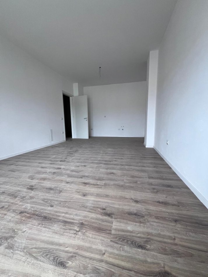 Tirane, shitet apartament 2+1+Ballkon Kati 8, 110 m² 99.000 € 