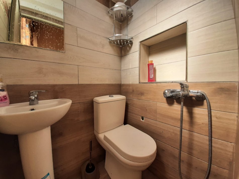 Tirane, jepet me qera apartament 1+1 Kati 2, 45 m² 360 € (Stacioni i trenit)