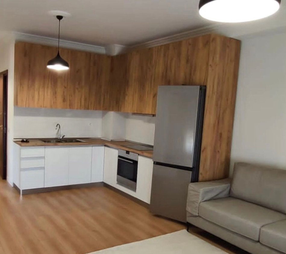 Tirane, jepet me qera apartament 2+1+Ballkon Kati 7, 80 m² 600 € (Qytet studenti , Kompleksi ana)