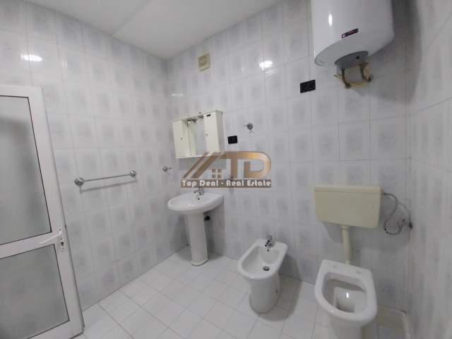 Tirane, shitet ambjent biznesi Kati 0, 100 m² 240.000 Euro (Ruga Asim Vokshi)