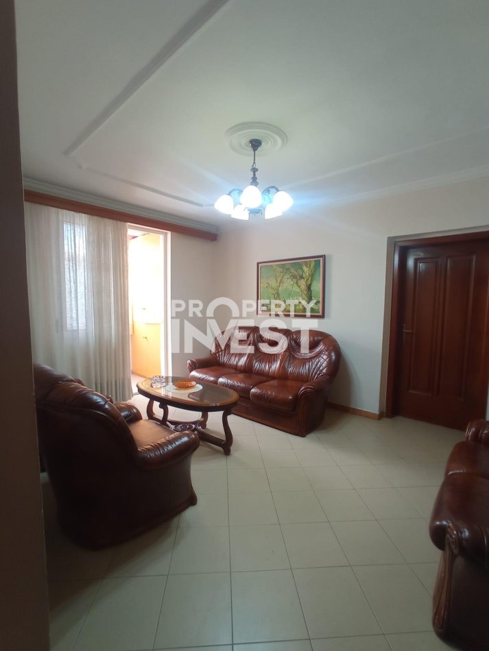 Tirane, shitet apartament 3+1+Ballkon Kati 2, 89 m² 260.000 € (ish blloku)