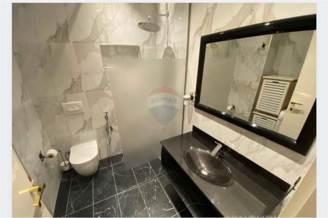 Tirane, jepet me qera apartament 122 m² 1.200 Euro (Liceu Artistik)