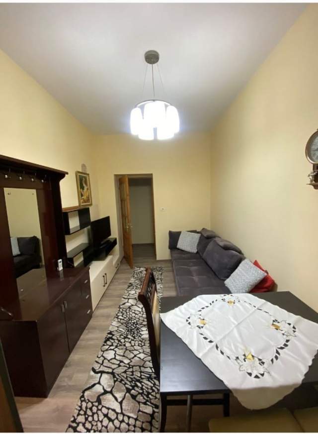 Tirane, jepet me qera apartament 2+1+A Kati 2, 70 m² 40.000 Leke (prane Poliklinikes)
