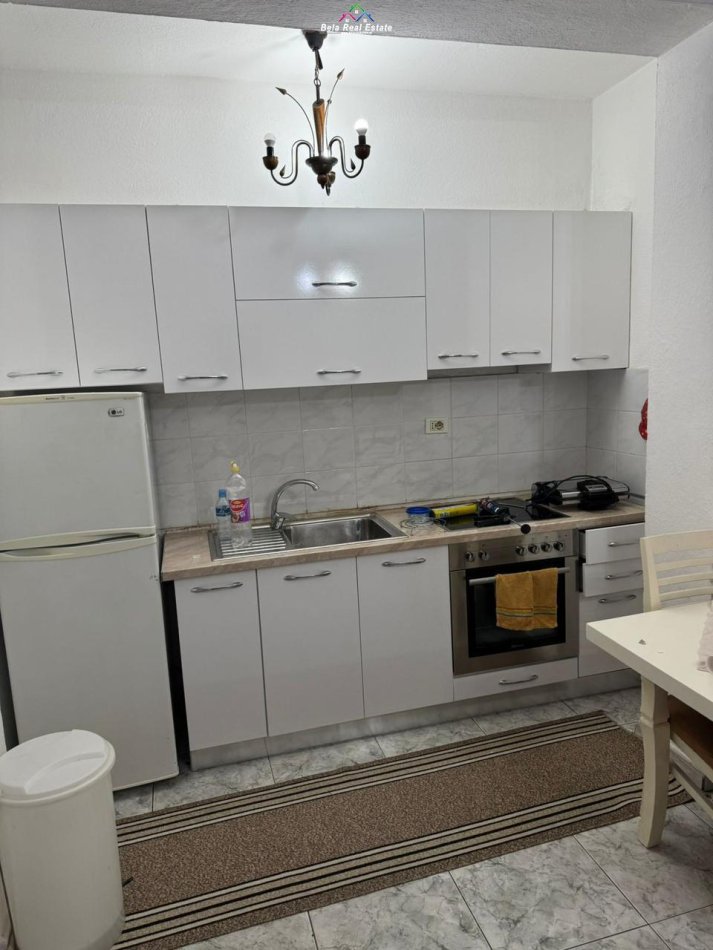 Tirane, jap me qera apartament 2+1 Kati 3, 95 m² 600 € (ish restorant durres)