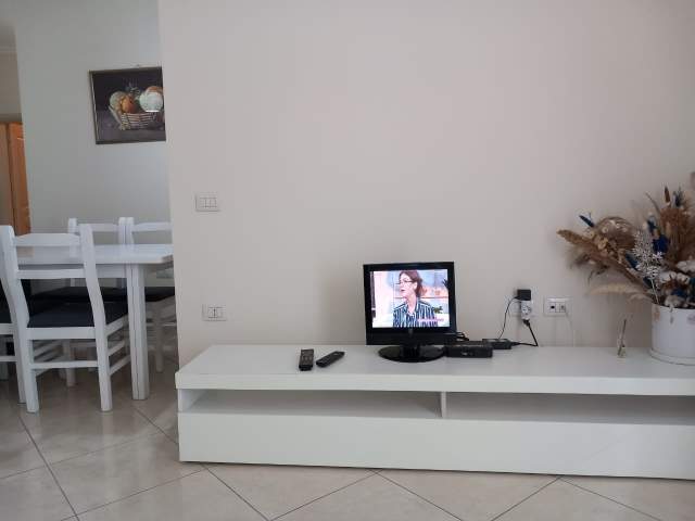 Tirane, jepet me qera apartament 2+1+BLK Kati 8, 100 m² 40.000 Leke (Rruga Sabaaudin Gabrani)