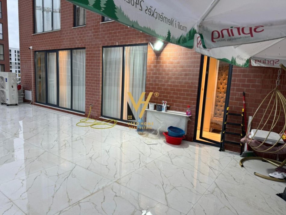 Tirane, shitet apartament+verande | Penthouse 2+1+Aneks+Ballkon Kati 4, 210 m² 310.000 € (BULEVARDI I RI)