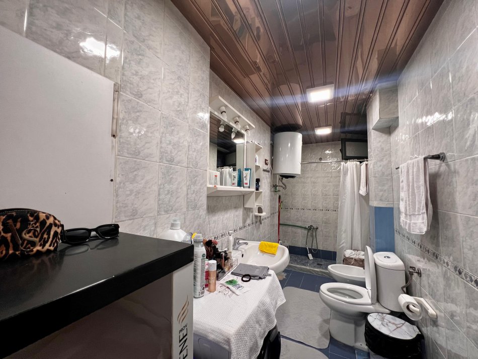 Tirane, shitet apartament 2+1+Aneks+Ballkon , 96 m² 260.000 € (Bllok)