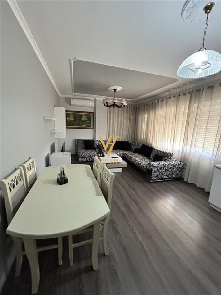 Tirane, jepet me qera apartament 2+1+Ballkon Kati 2, 90 m² 450 € (FRESKU)