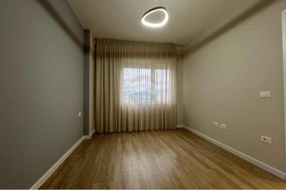 shitet , 53 m² 148.000 € (APARTAMENT 1+1 TEK ISH TREGU ELEKTRIK!)